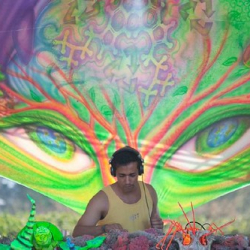 respect53 respect53 • <a style="font-size:0.8em;" href="http://www.flickr.com/photos/93182493@N07/21439880682/" target="_blank">View on Flickr</a>