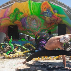 respect159 respect159 • <a style="font-size:0.8em;" href="http://www.flickr.com/photos/93182493@N07/21263938349/" target="_blank">View on Flickr</a>