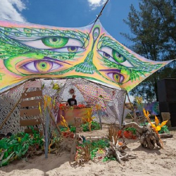 respect16 respect16 • <a style="font-size:0.8em;" href="http://www.flickr.com/photos/93182493@N07/21450848205/" target="_blank">View on Flickr</a>