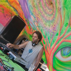 respect151 respect151 • <a style="font-size:0.8em;" href="http://www.flickr.com/photos/93182493@N07/21262993968/" target="_blank">View on Flickr</a>