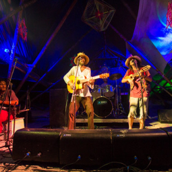 Aleka Fotografia Copyright © 2015 Aleka Fotografia Copyright © 2015 • <a style="font-size:0.8em;" href="http://www.flickr.com/photos/93182493@N07/21264319989/" target="_blank">View on Flickr</a>