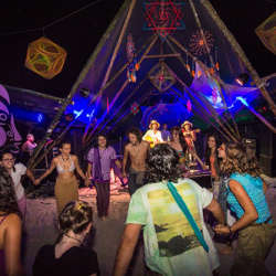 Aleka Fotografia Copyright © 2015 Aleka Fotografia Copyright © 2015 • <a style="font-size:0.8em;" href="http://www.flickr.com/photos/93182493@N07/21263149100/" target="_blank">View on Flickr</a>