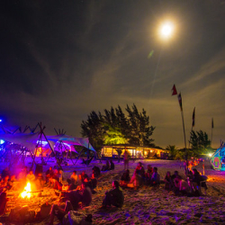 Aleka Fotografia Copyright © 2015 Aleka Fotografia Copyright © 2015 • <a style="font-size:0.8em;" href="http://www.flickr.com/photos/93182493@N07/21459953331/" target="_blank">View on Flickr</a>