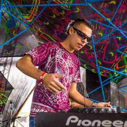 DSC04544 DSC04544 • <a style="font-size:0.8em;" href="http://www.flickr.com/photos/93182493@N07/22333776025/" target="_blank">View on Flickr</a>