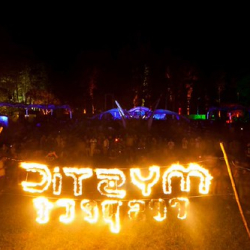 • <a style="font-size:0.8em;" href="http://www.flickr.com/photos/93182493@N07/16569107856/" target="_blank">View on Flickr</a>