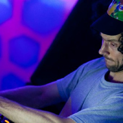 • <a style="font-size:0.8em;" href="http://www.flickr.com/photos/93182493@N07/16593912191/" target="_blank">View on Flickr</a>