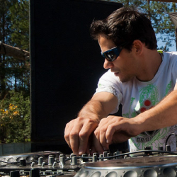 • <a style="font-size:0.8em;" href="http://www.flickr.com/photos/93182493@N07/16908190222/" target="_blank">View on Flickr</a>