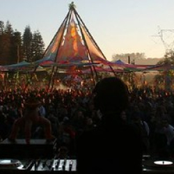 • <a style="font-size:0.8em;" href="http://www.flickr.com/photos/93182493@N07/16594120822/" target="_blank">View on Flickr</a>