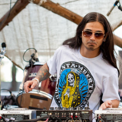 • <a style="font-size:0.8em;" href="http://www.flickr.com/photos/93182493@N07/16289479493/" target="_blank">View on Flickr</a>