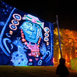 • <a style="font-size:0.8em;" href="http://www.flickr.com/photos/93182493@N07/16909363475/" target="_blank">View on Flickr</a>